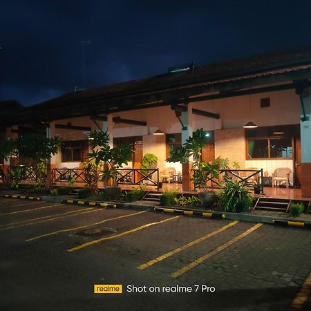 Hotel Aneka Baru Sleman  Eksteriør billede