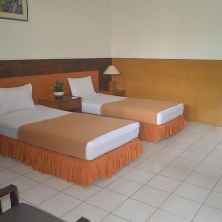 Hotel Aneka Baru Sleman  Eksteriør billede