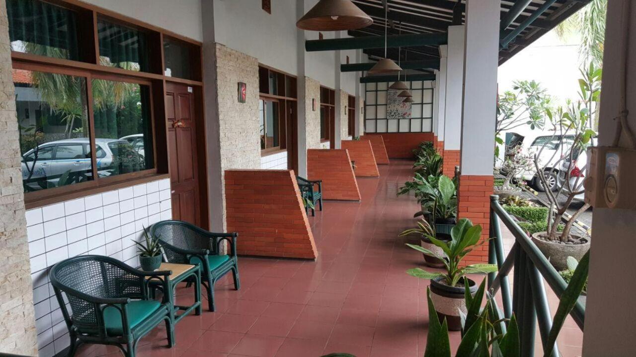 Hotel Aneka Baru Sleman  Eksteriør billede