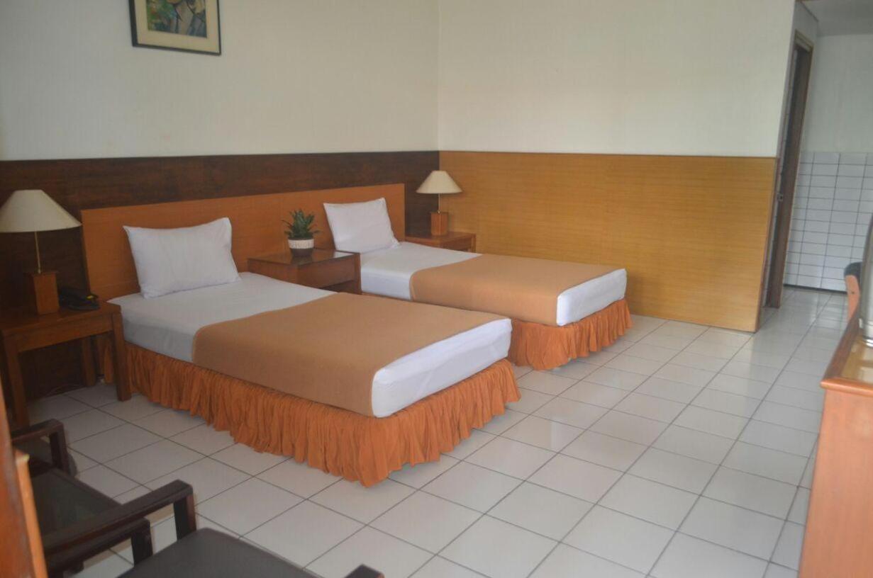 Hotel Aneka Baru Sleman  Eksteriør billede